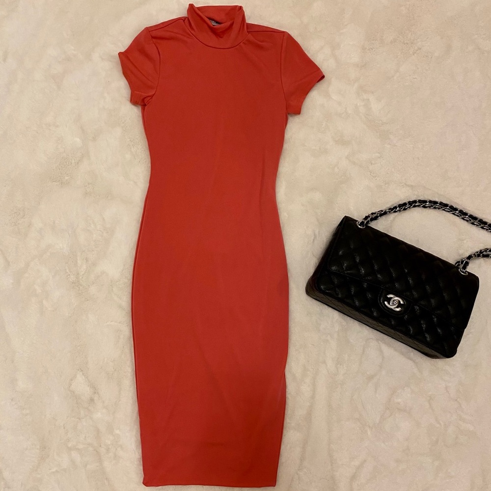FN pink 💕 form fitting dress. Size S